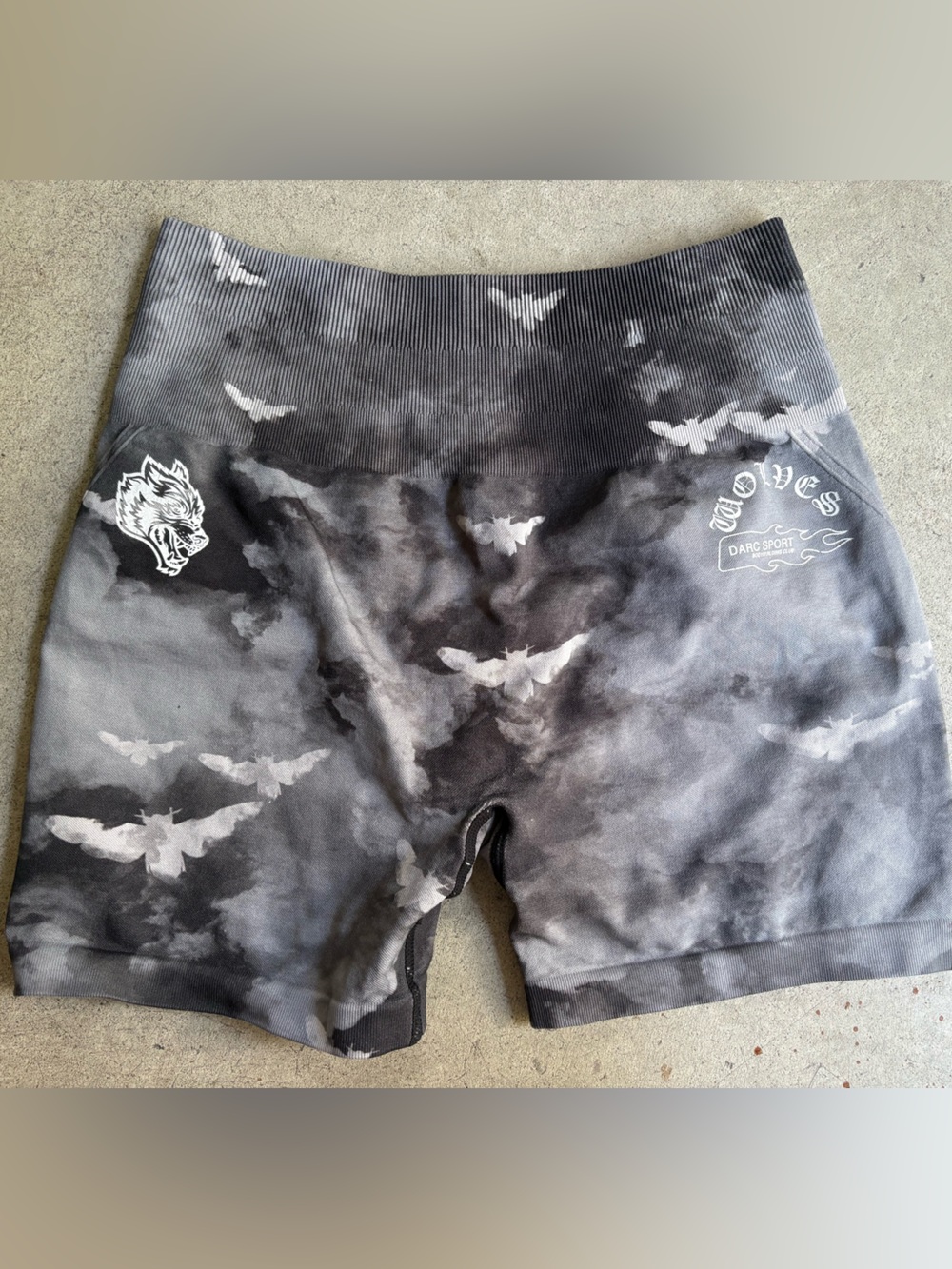 Darc Sport Women’s printed scrunch shorts